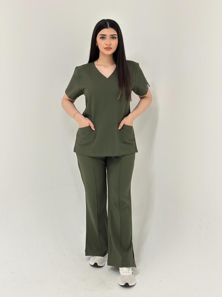 سكراب طبي لون زيتي Olive Green - موديل رقم ٢